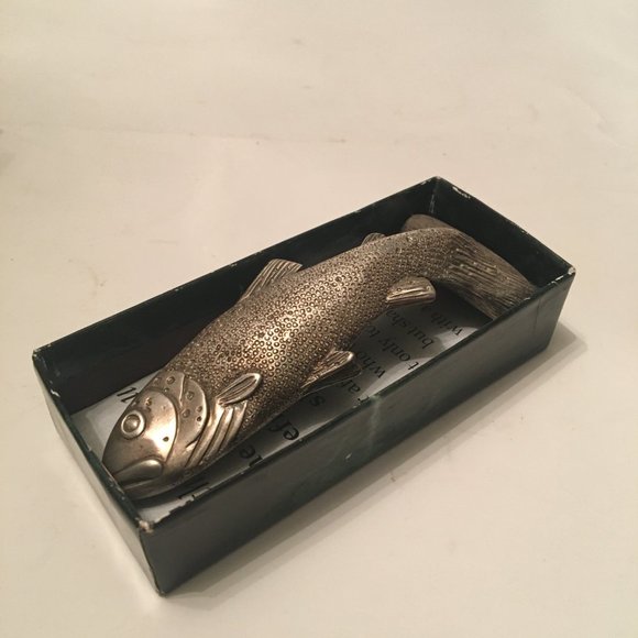 Vintage trout razor and Decorative Plate for Automobiles - Picture 7 of 15